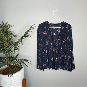 American Eagle Floral Flowy Shirt